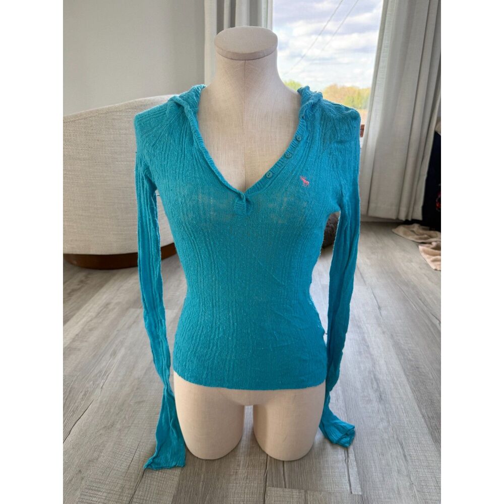 Vintage RARE Y2K abercrombie v neck long sleeve hooded top